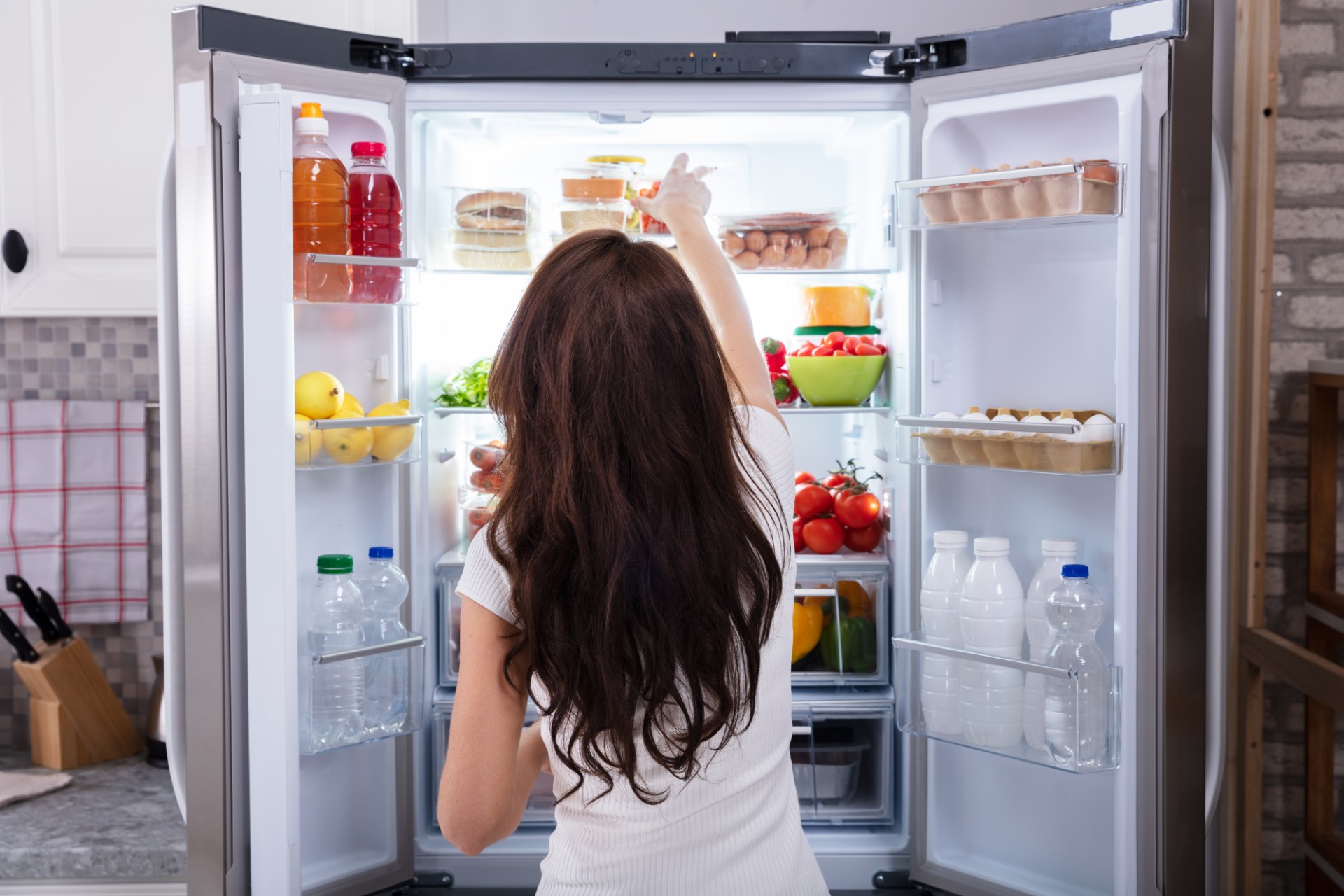 keep the fridge door closed to prevent warm air from getting in